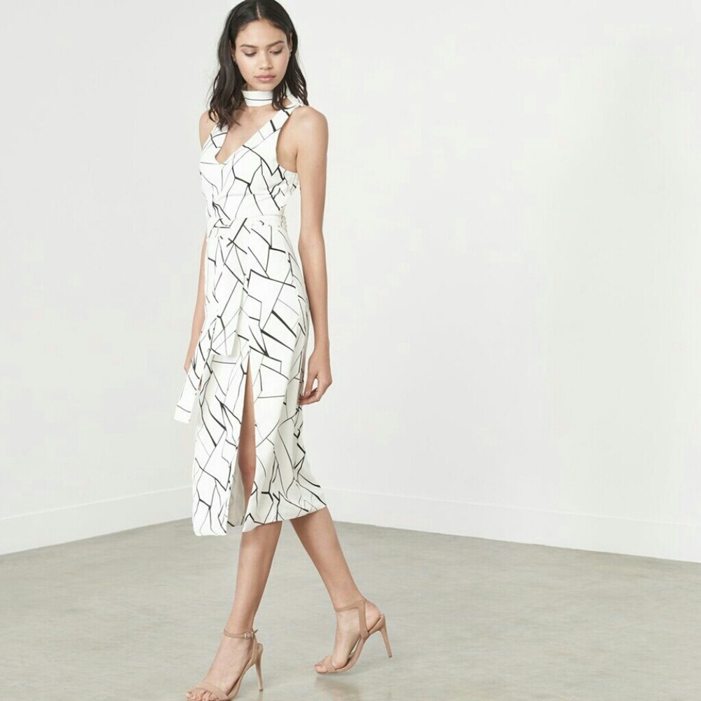 monochrome cracked abstract print keyhole tie belt